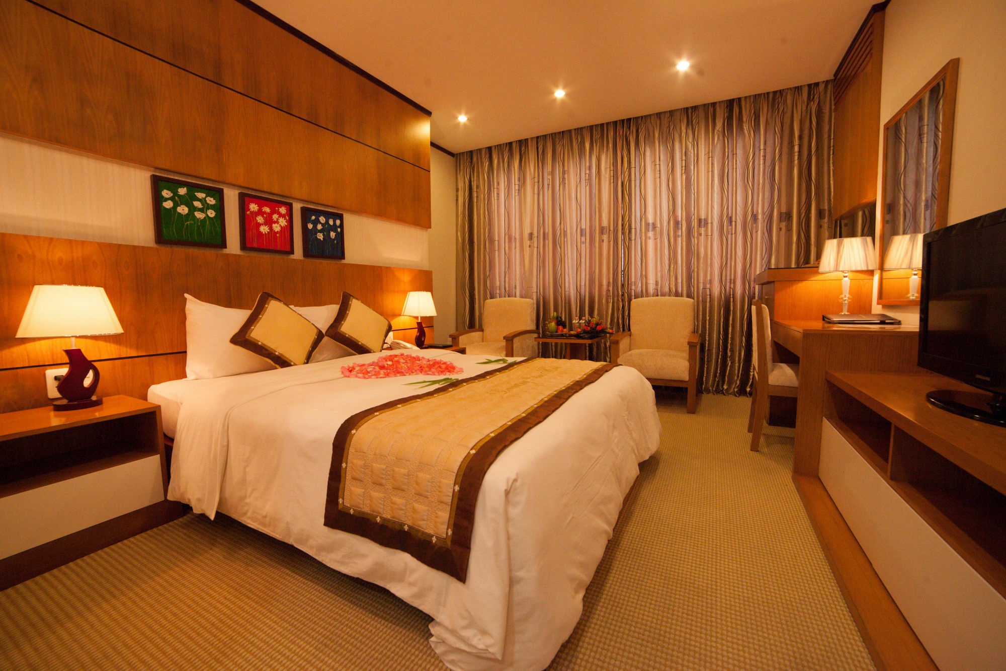 Danang Petro Hotel Экстерьер фото